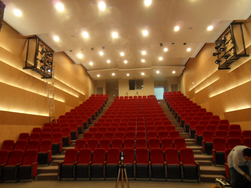 구천대역 대강당